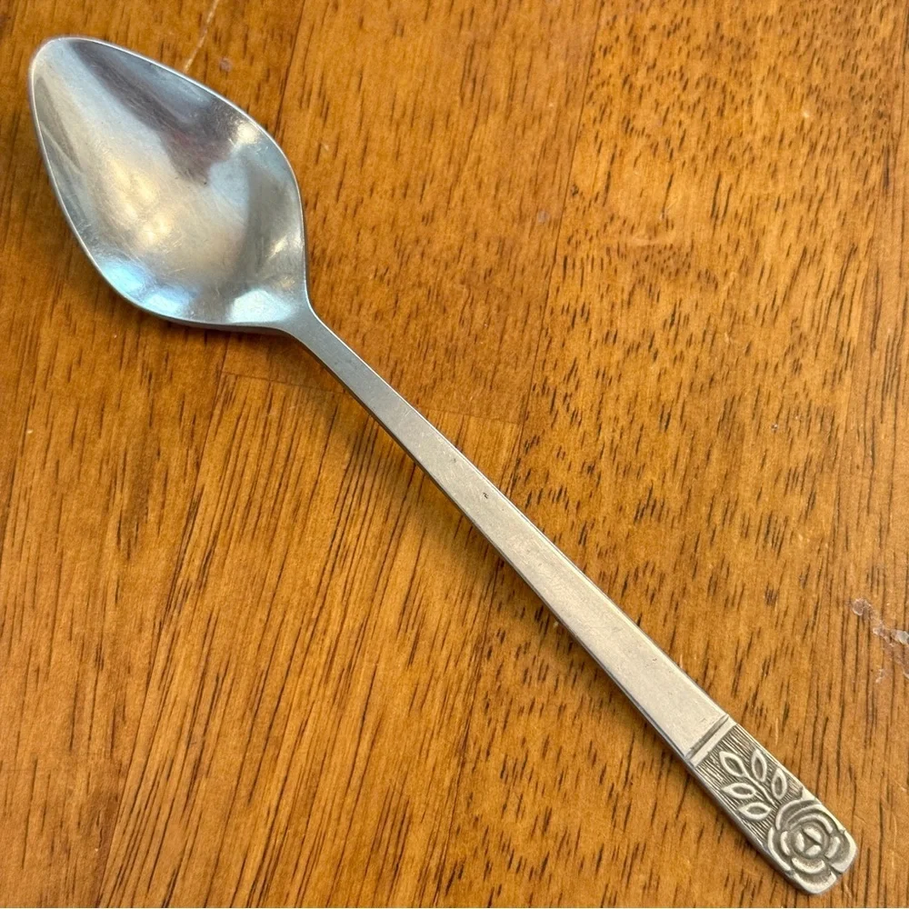 Vintage St. Regis Stainless Flatware Dinner Spoon Rose Leaves Floral Cottage‎